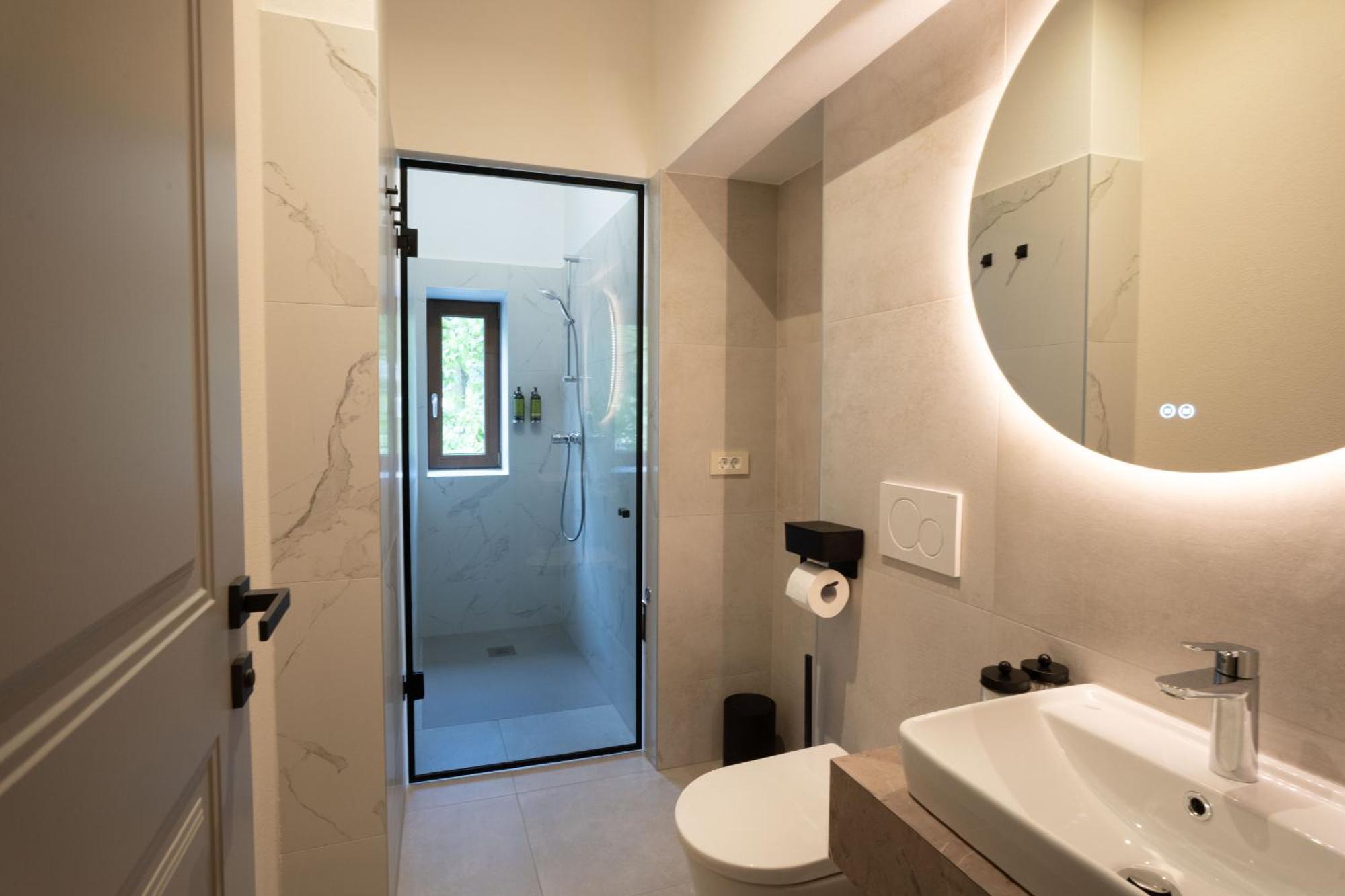 Kalan Boutique Stay Zirovnica Rum bild